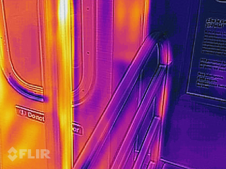 Illustration for article titled The First Thermal Imaging Phone Made Me Feel Like Predator